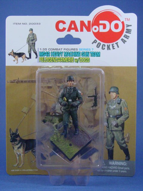 Toy Soldier Dragon Painted WWII German Guard with Dog CanDo 1/35 Scale Figure B