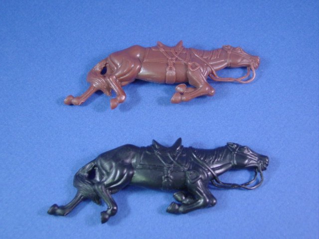 3 pieces Classic Toy Soldiers/MARX Playsets dead Cavalry horses 54MM 