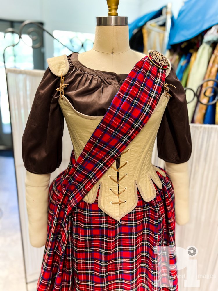 Image 2 of Lady Beatriz Highlander Dress