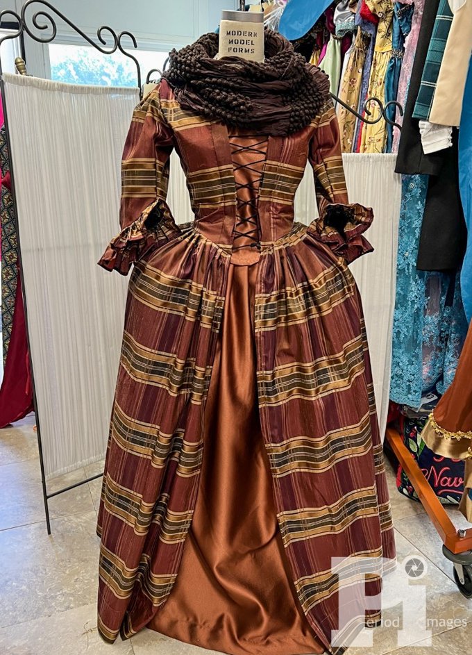 Image 0 of Lady Brenna Highlander Dress