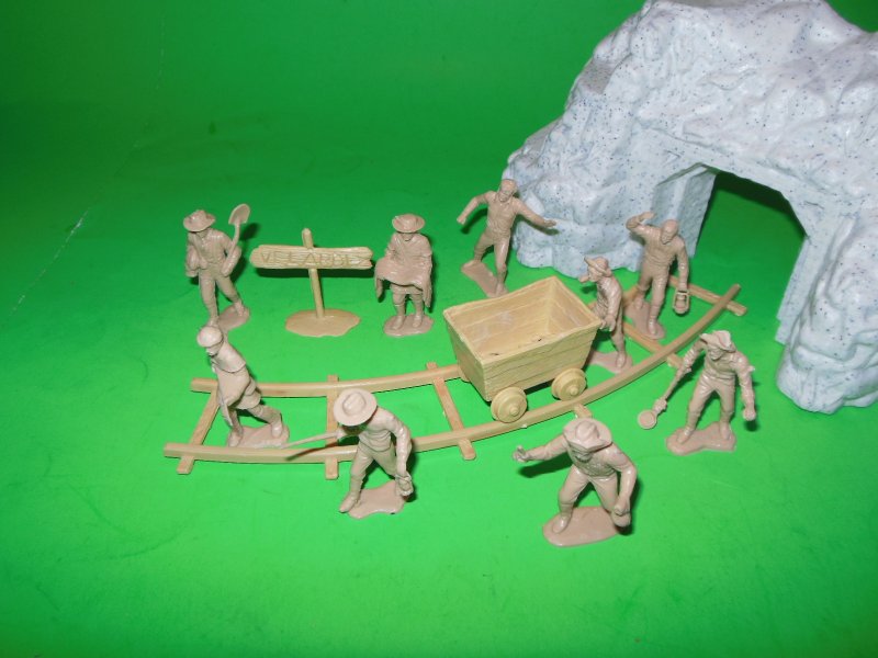 Marx Recast Custom Gold Rush Miners Figures Set