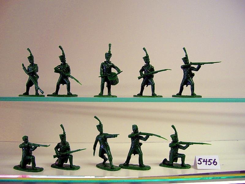 Details about   Armies in Plastic #5453 Napoleonic French Young Guard infantry plastic,1/32 