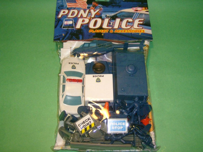 Billy V Toys Plastic Police City Officers Jeep Raft Divers Stop Light 45000 