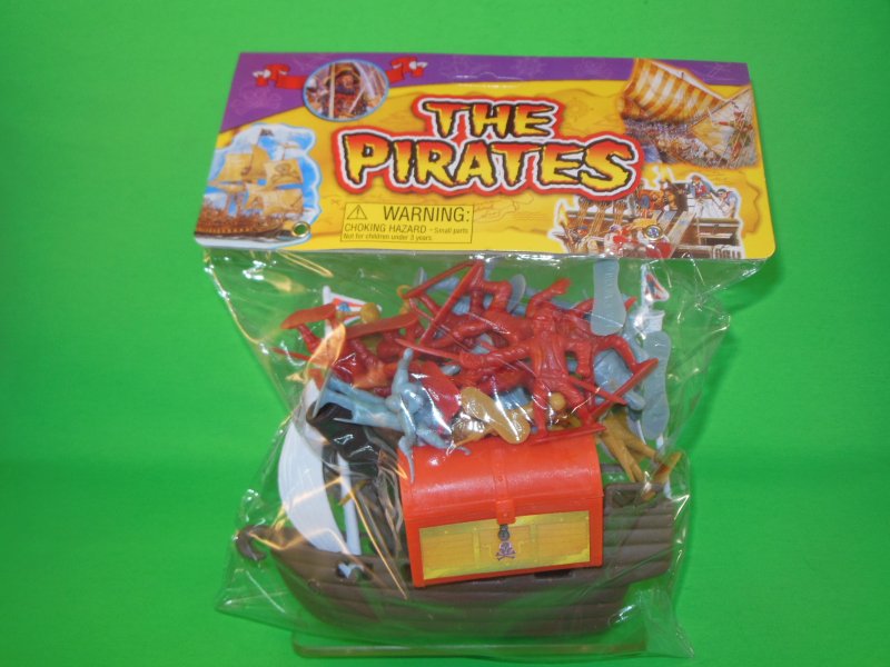 Image 0 of Hing Fat Deluxe Pirates And Accessories Plastic Figures Set