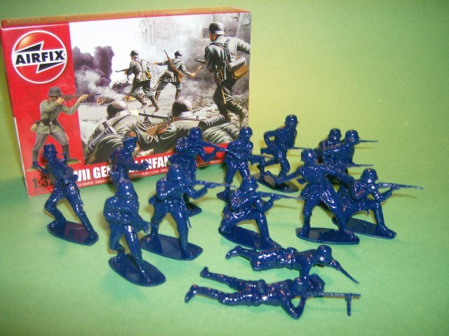 Image 0 of  1/32nd Scale Airfix World War II German Infantry Plastic Soldiers Set