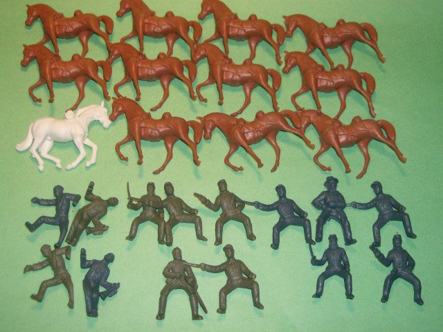 Image 0 of Americana American Civil War North & South Cavalry Plastic Figures Set