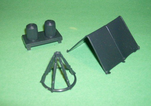 Image 2 of Marx Recast Training Center Plastic Camp Accessory Set
