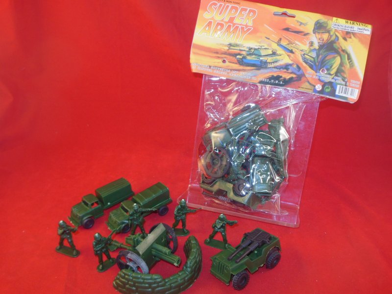 Image 0 of Super Army Plastic Armymen Bagged Set With Cannon, Trucks, Jeep, Soldiers NEW!