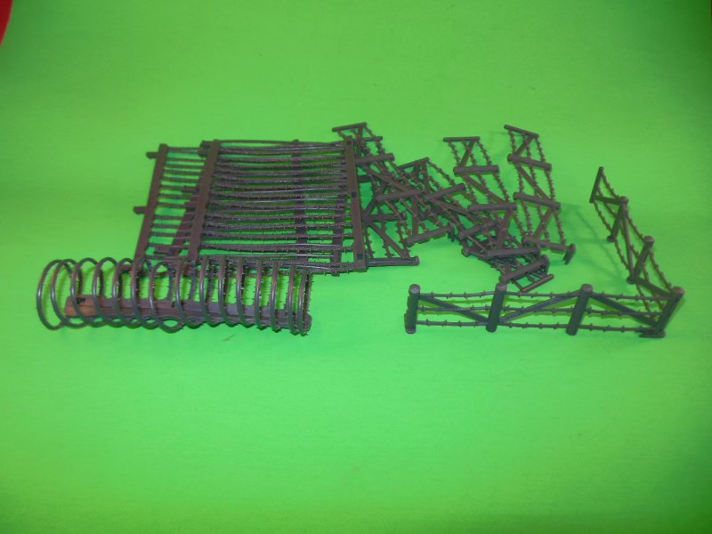 Image 0 of Classic Toy Soldiers Battlefield Concertina & Barbed Wire Fences Set 708 