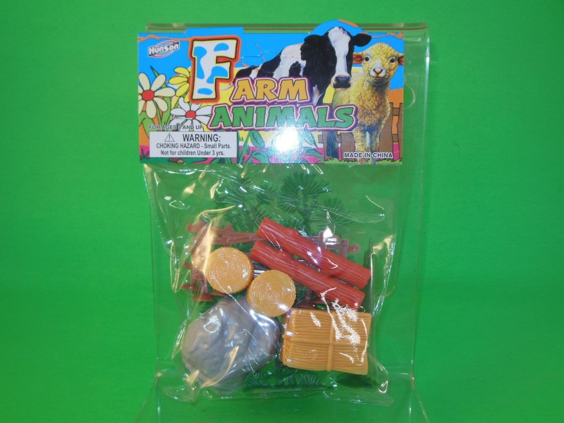 Image 0 of Farm Fences And Accessories Plastic Diorama Set 39782