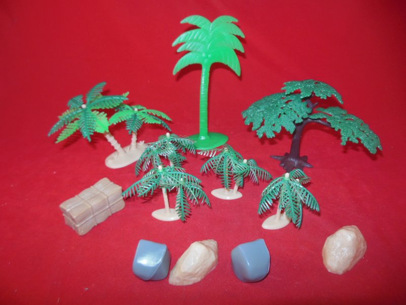 Image 1 of Tropical Palm Trees And Rocks Plastic Diorama Set 76733