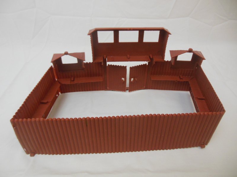 Image 2 of MPC Recast Snap Together Plastic Western Playsets Wood Stockade FORT