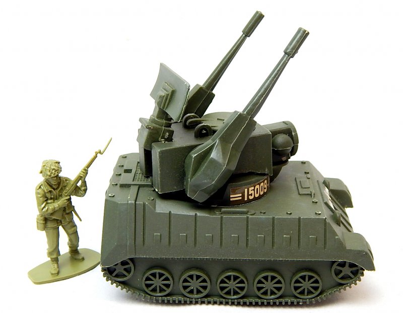 Image 2 of U.S. Army Modern M247 Type Anti Aircraft Missile Plastic Tank