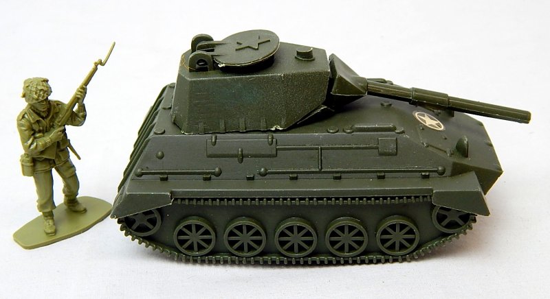 Image 2 of World War II Modern Armored Light Tank Green Plastic Vehicle