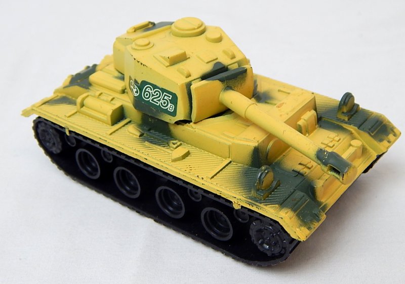 Image 0 of German Panzer III Style Desert Camo '625' Plastic Tank