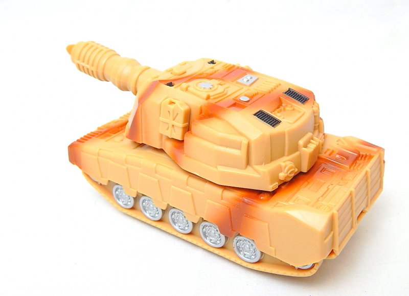 Image 1 of U.S. Army 155mm Self Propelled Gun Transforming Plastic Tank