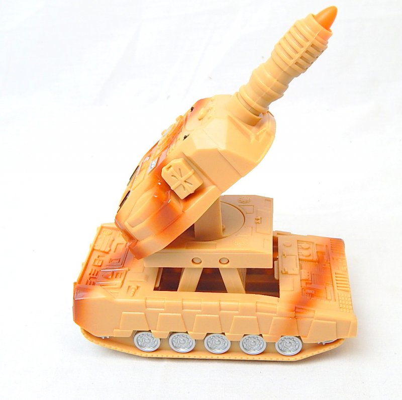 Image 2 of U.S. Army 155mm Self Propelled Gun Transforming Plastic Tank