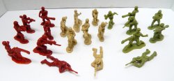 Set Of 100 Science Fiction Starship Troopers Alien Type Plastic Soldiers