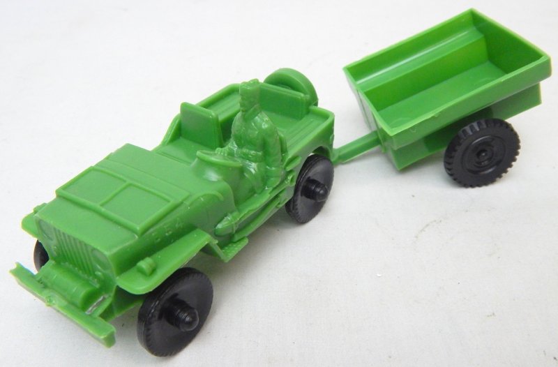 Image 0 of LIDO Style Green Plastic Army Jeep And Trailer