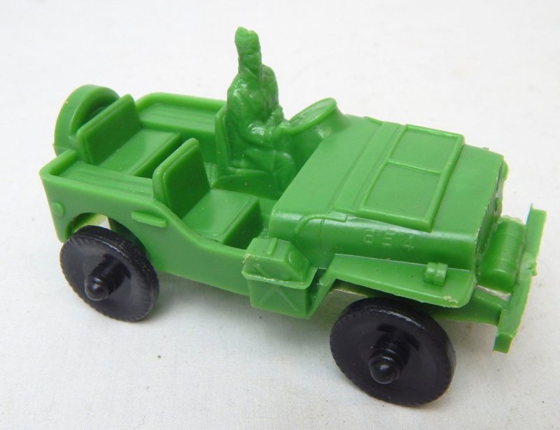 Image 1 of LIDO Style Green Plastic Army Jeep And Trailer