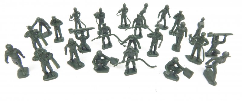 Image 0 of Marx Recast Plastic 25 Figures Air Force Green Personnel Set