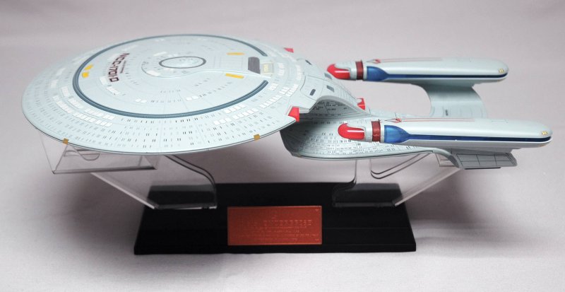 スタートレック USS エンタープライズ NCC-1701-D 1/2000