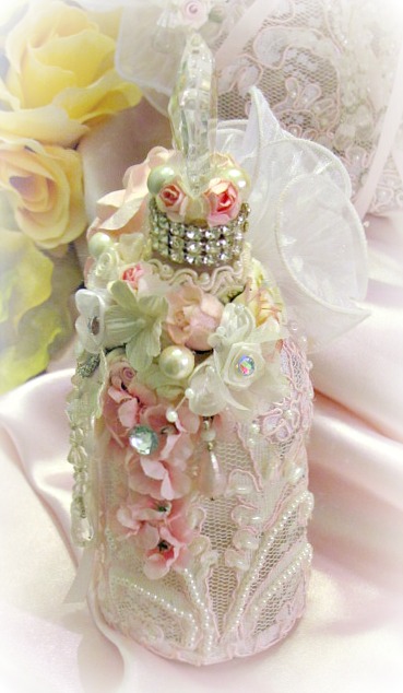 Image 4 of Regency Elegance Pink Beaded Apothecary Potion Bottle