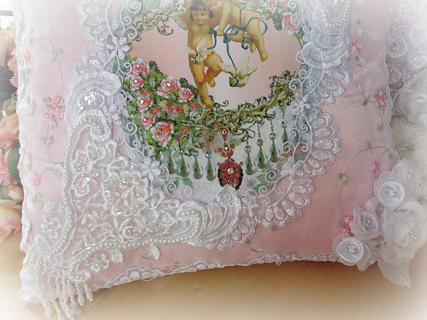 Image 18 of Crystal Roses Pillows