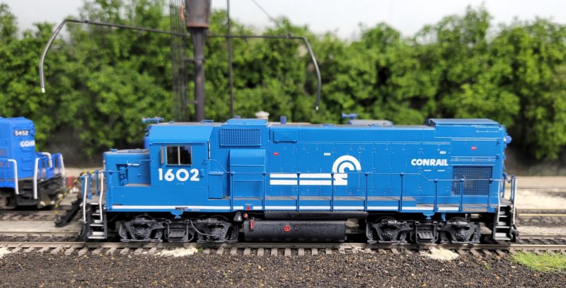 Overland Models Conrail GP15-1 1602