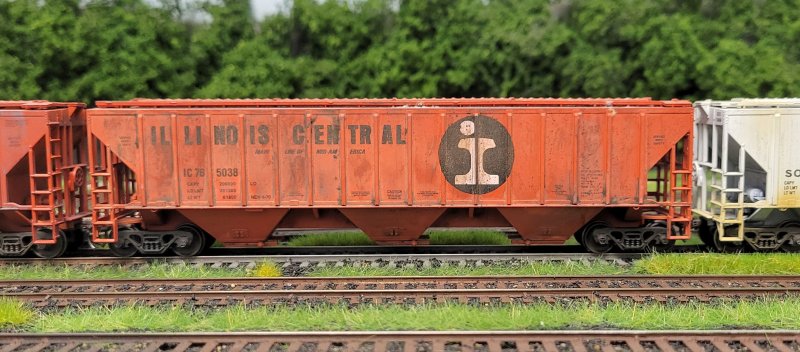 Image 0 of IC 765038 CM Shops/Athearn PS4740 Covered Hopper