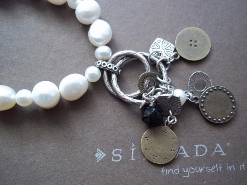 N1947 Silpada Retired Sterling Silver Pearl Coin Necklace (j)