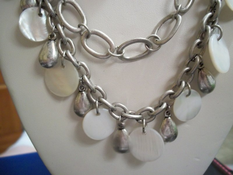 White Linen Premier Designs Necklace 