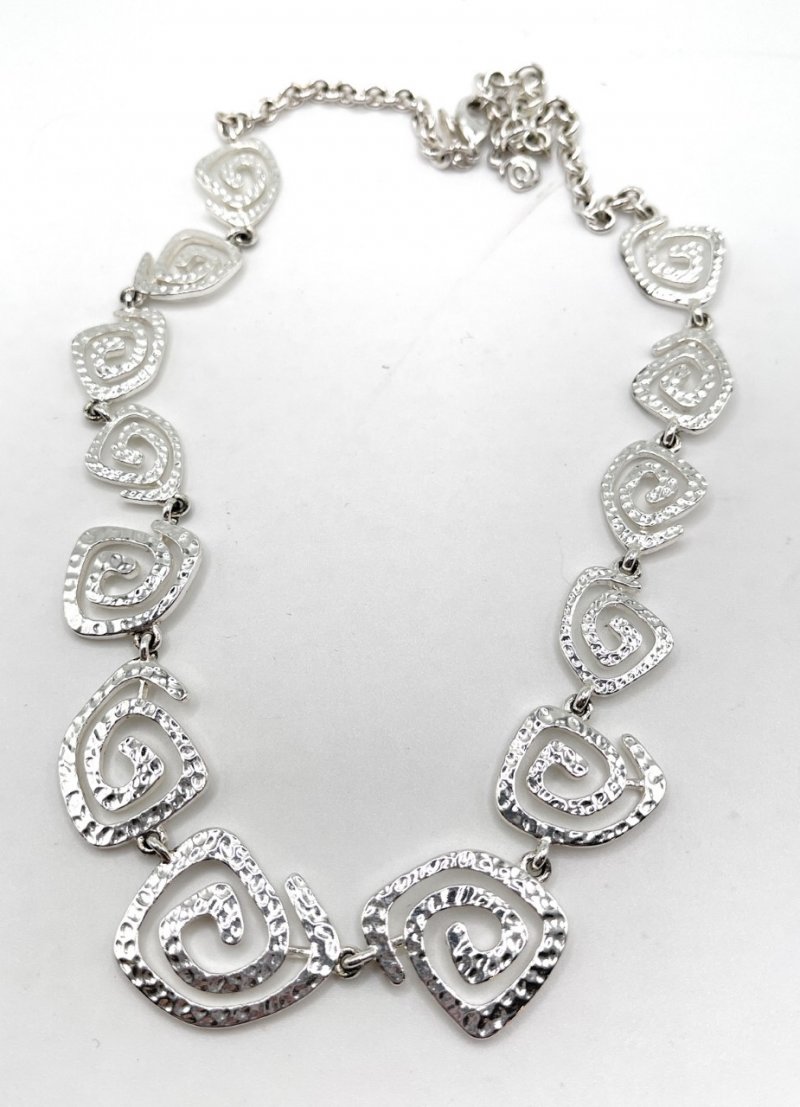 VIBE Retired Premier Designs Necklaces