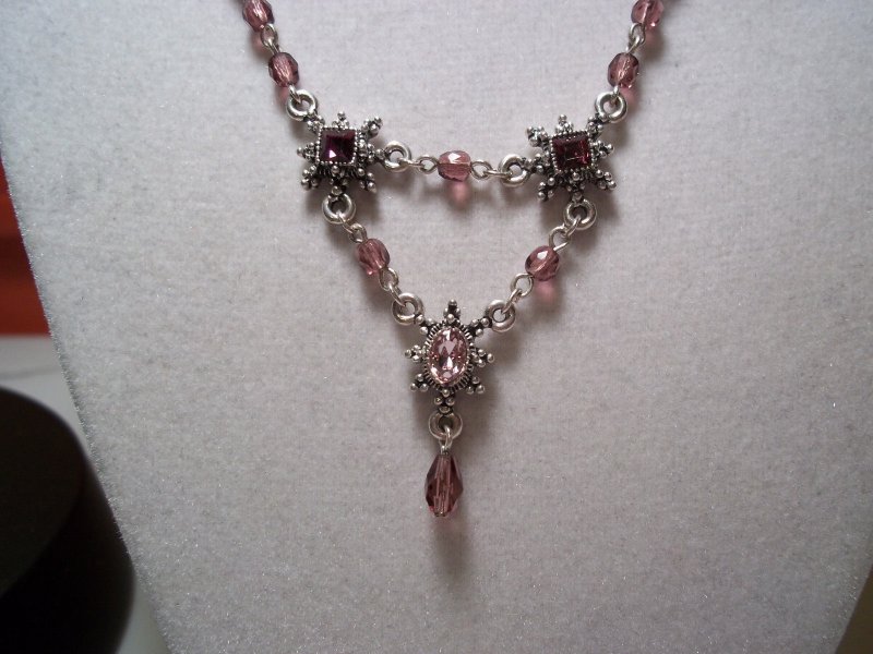 VIOLET LACE Retired Premier Designs Necklace