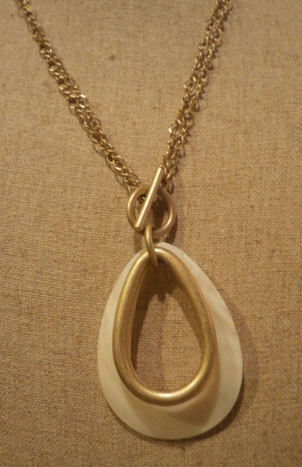 WHITE SANDS Retired lia sophia necklace