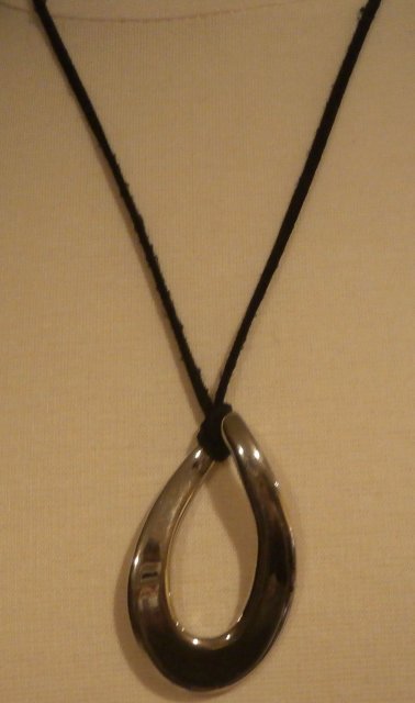 TORQUE Retired lia sophia necklace