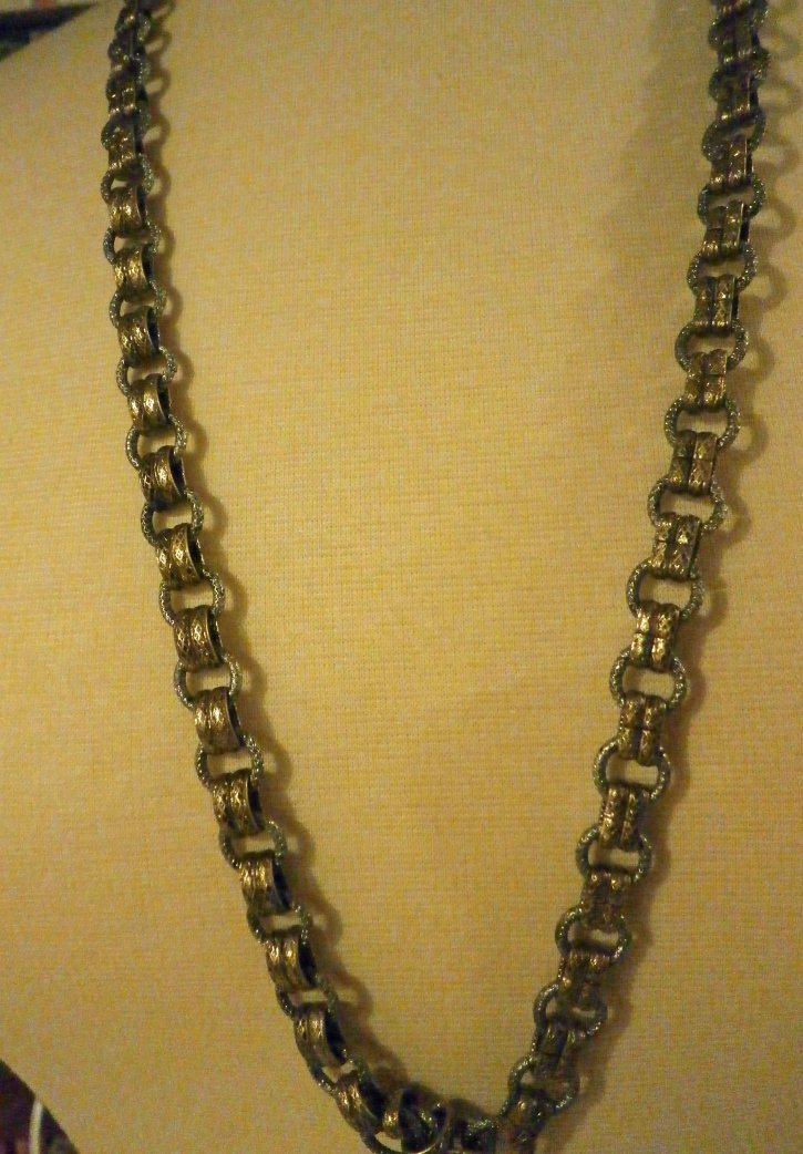 ROBIN Retired lia sophia KIAM necklace