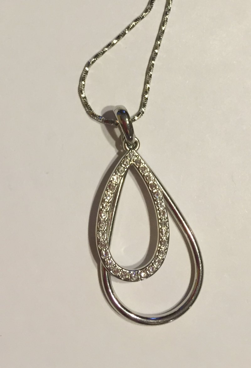 RENDEZVOUS Retired lia sophia necklace
