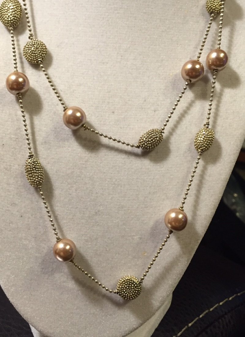 ROBIN Retired lia sophia necklace Kiam Family