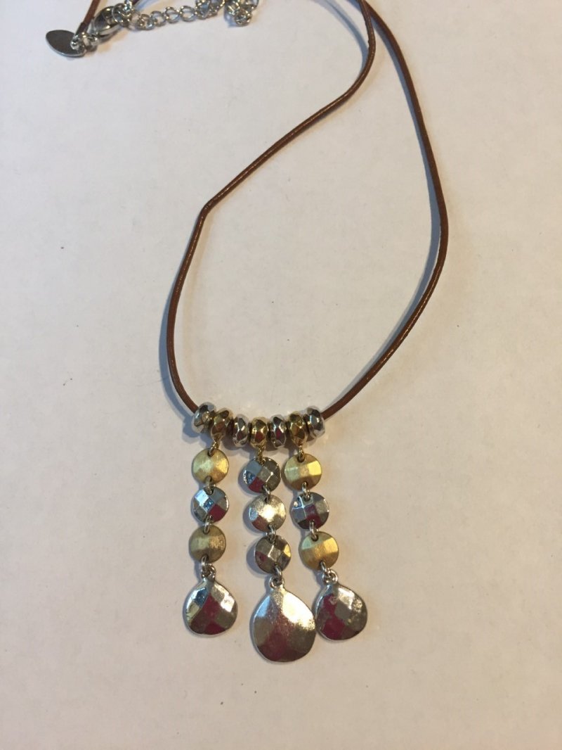 SEASONS Retired lia sophia necklace