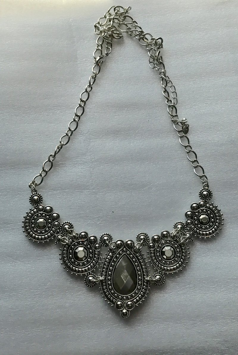 Victoria  Premier Designs Necklace - Reversible