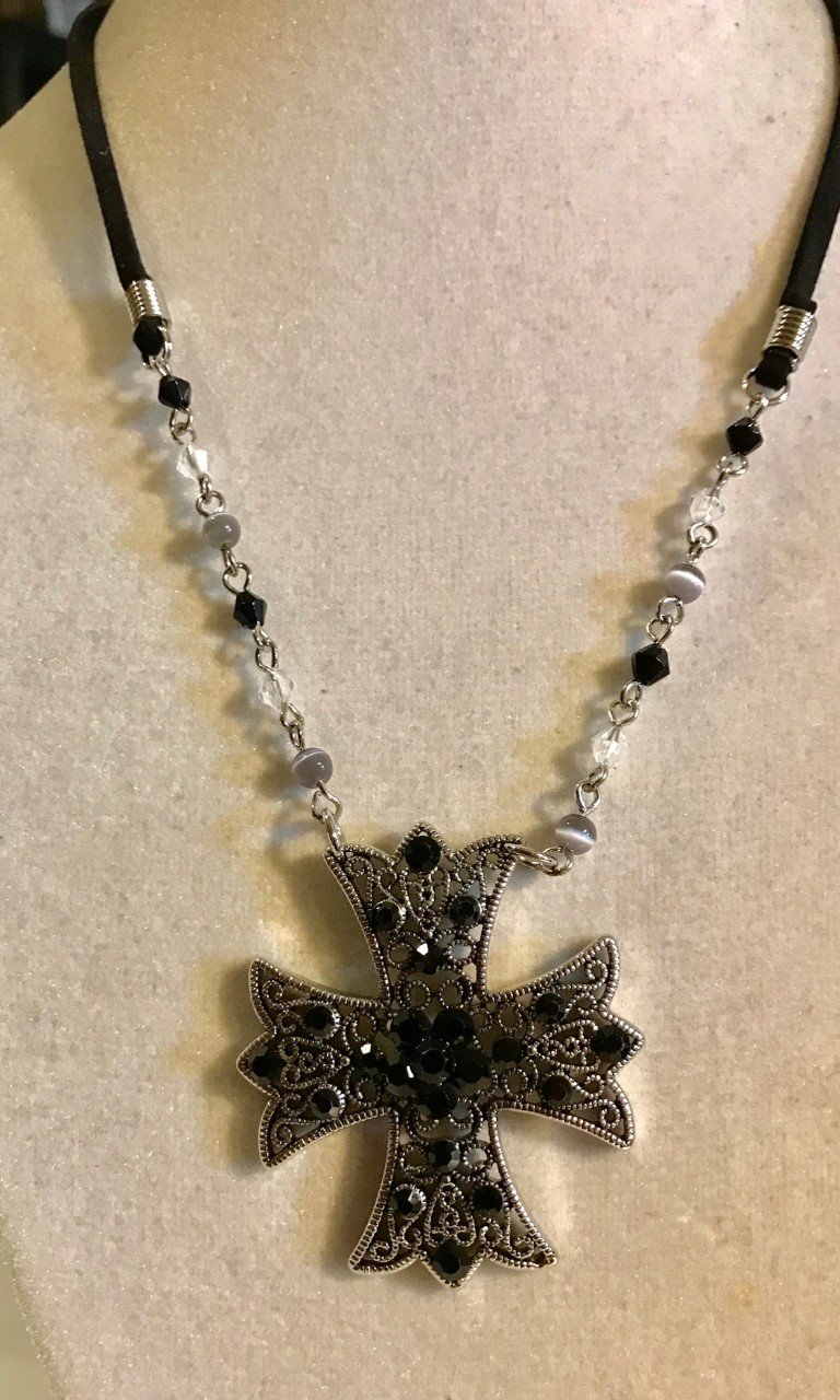 Devotion Retired lia sophia Cross necklace