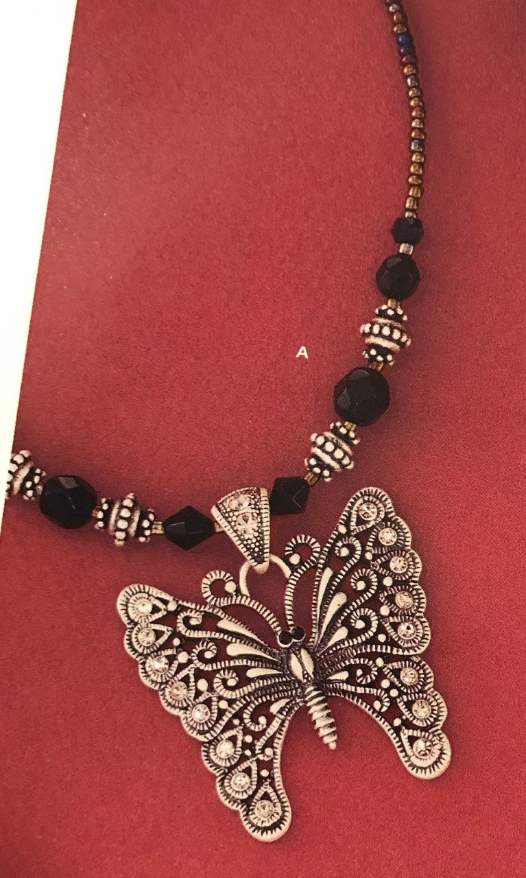 Whisper Retired lia sophia necklace