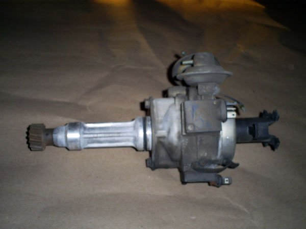 1981 - 1985 Distributor  000104