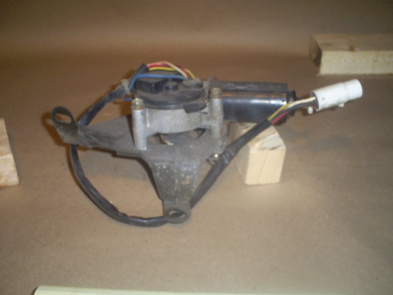 Headlight Motor (RH) 000831