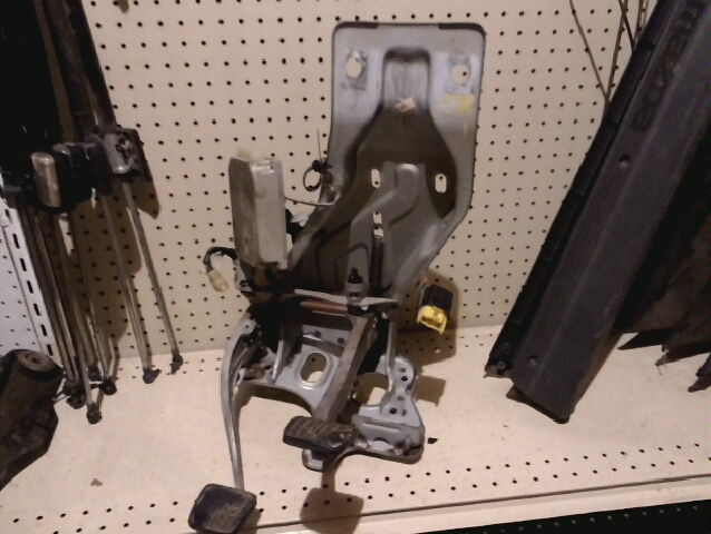 Image 0 of clutch/brake pedals'86-'91 