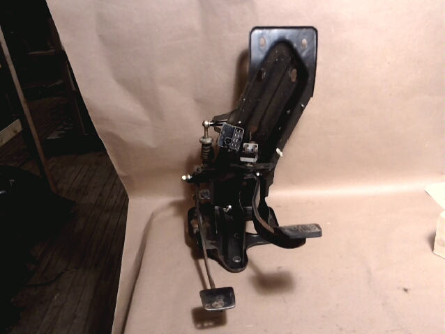 clutch/brake pedals 000135