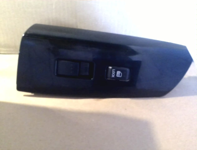 Power window switch RH 000785