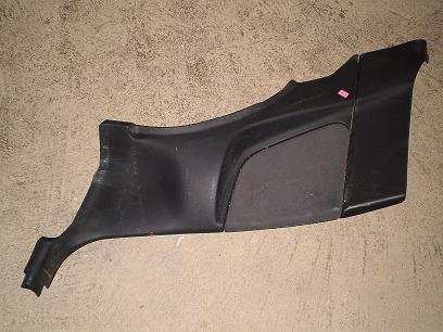 Quarter trim lower, Drivers side 000998